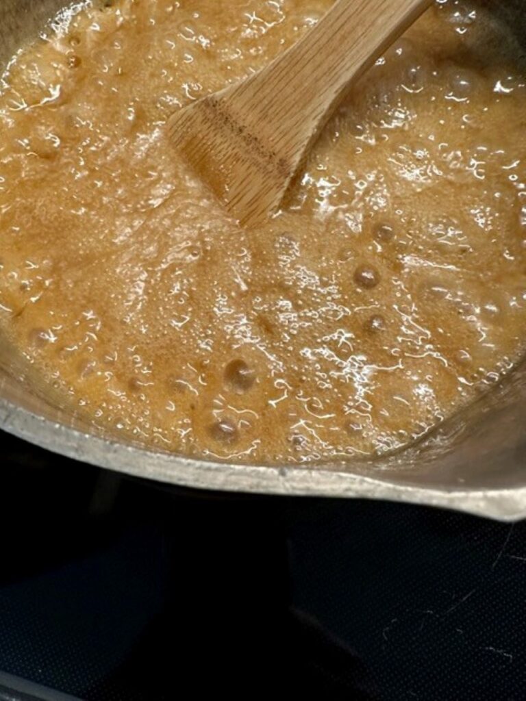 caramel frosting cooking
