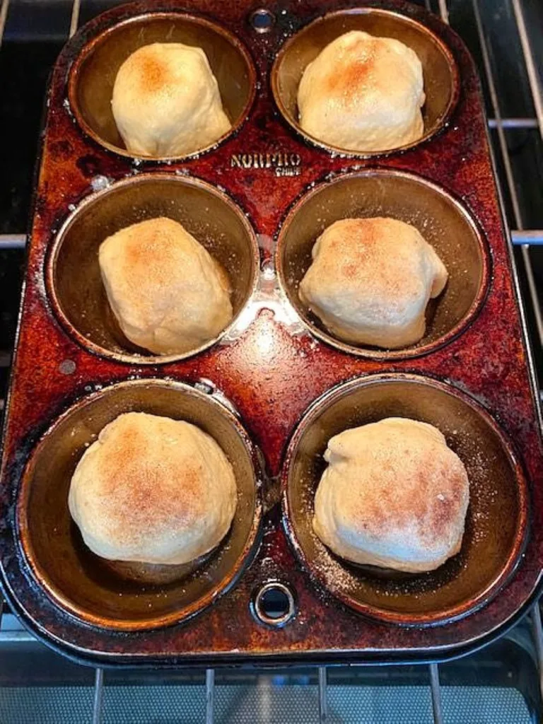 hocus pocus buns in pan