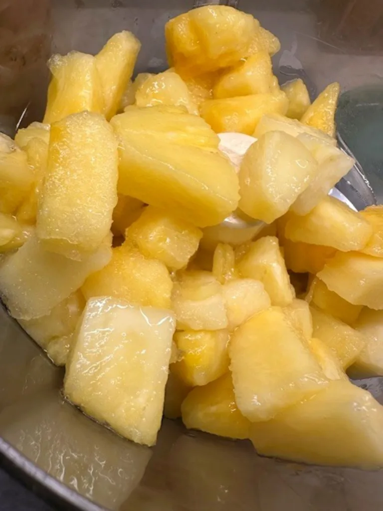 pineapple chicks to make pineapple jam