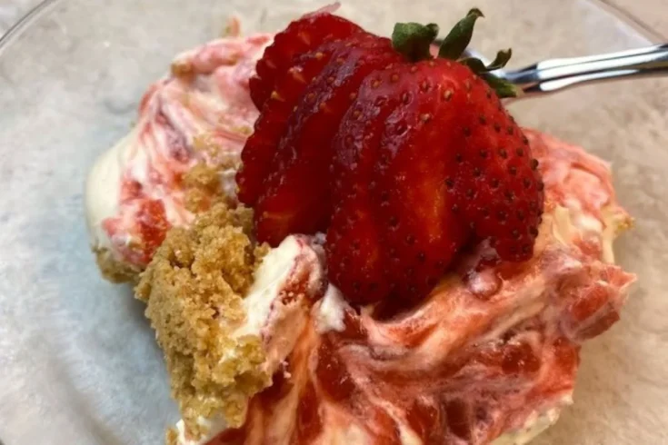 swirled rhubarb dessert