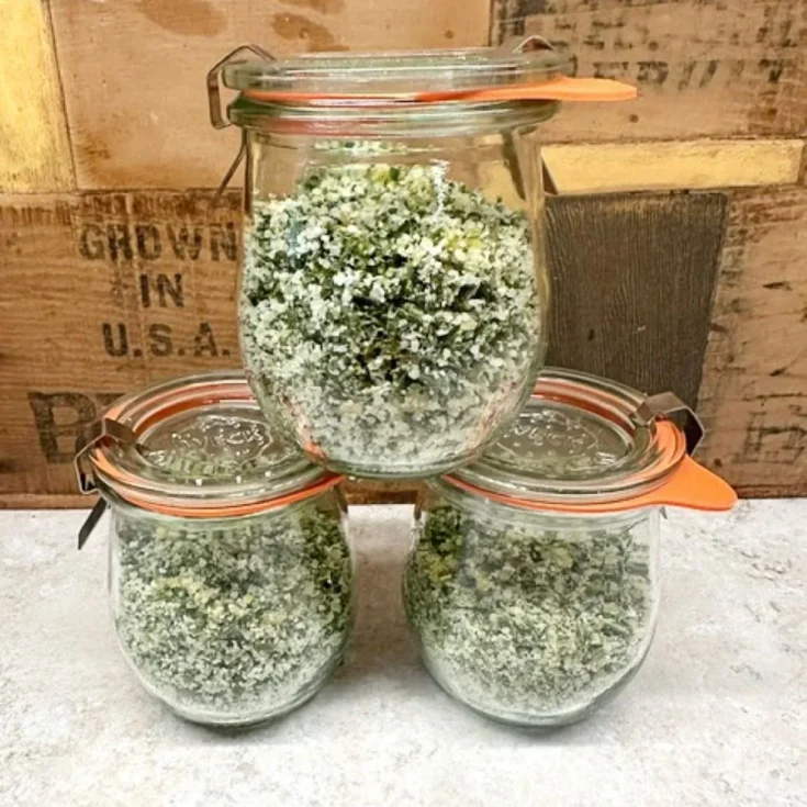 farmhouse herb salt in small gift jars